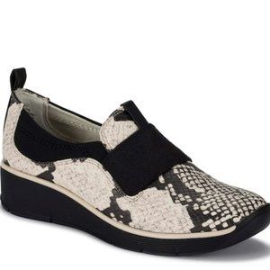 Baretrap Garner Black/White Snake slip on  size 9.5